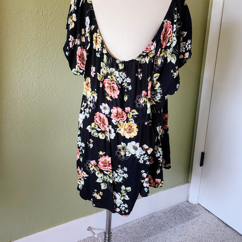 Torrid Black Flutter Sleeve Blouse Size 4 (26)